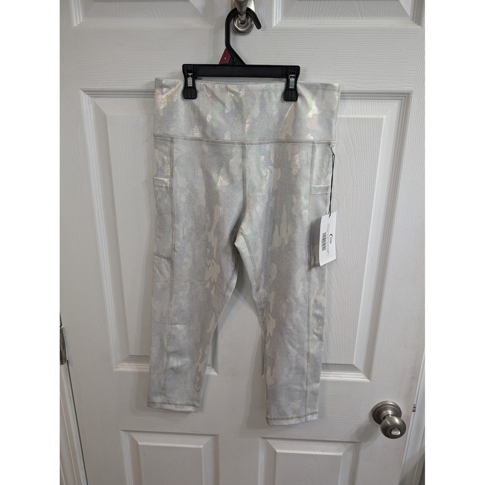 Zyia Active Light N Tight Leggings Women Iridescent Camo Crop Pocket -‎ Size 6/8 - Picture 2 of 7